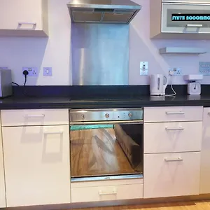 https://80s-retro-1bed-studio-serviced-apartment-canary-wharf.brighton-hotels-england.com