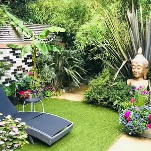 Stunning 1 Bed Garden London