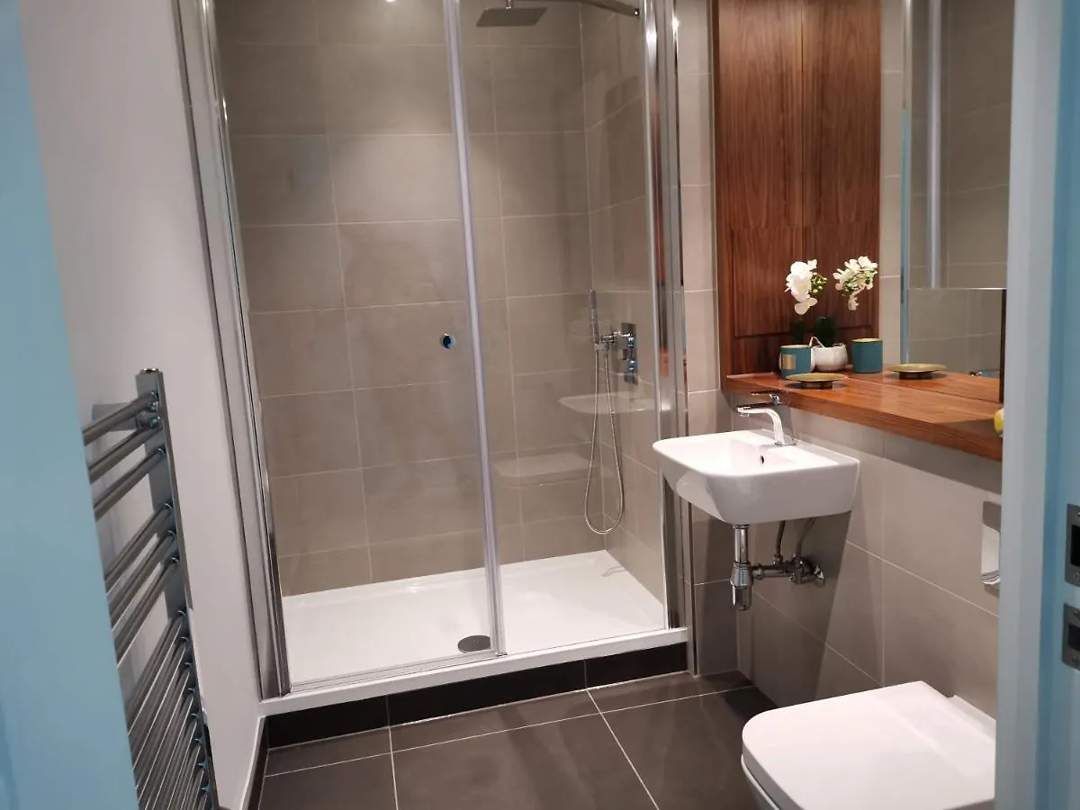 Charles Hope Canary Wharf South Quay London Apartman