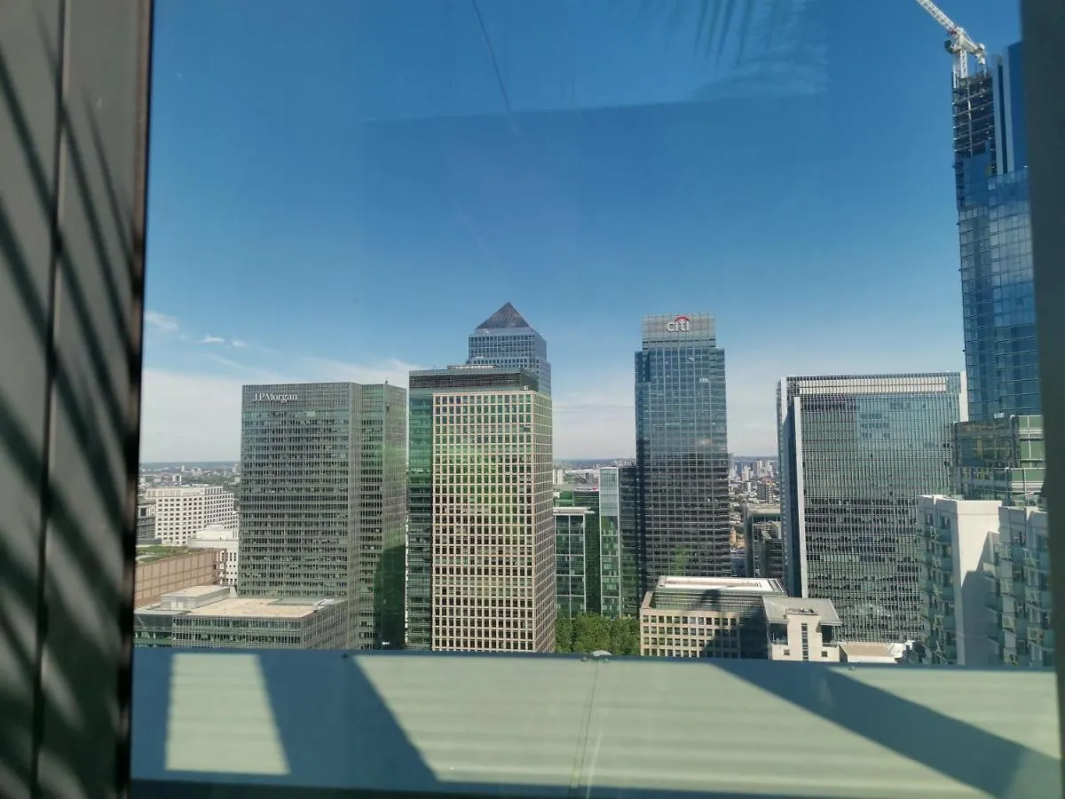 Charles Hope Canary Wharf South Quay London Apartman