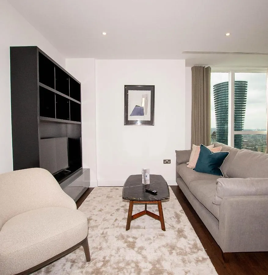 Charles Hope Canary Wharf South Quay London Apartman