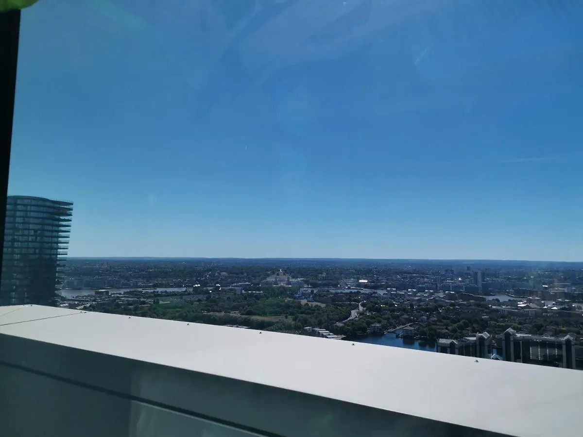 Apartment Charles Hope Canary Wharf South Quay London
