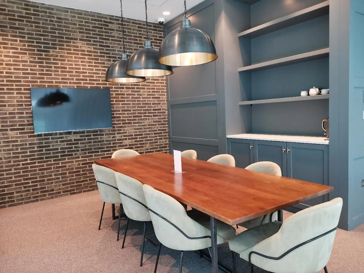 Charles Hope Canary Wharf South Quay London Apartment